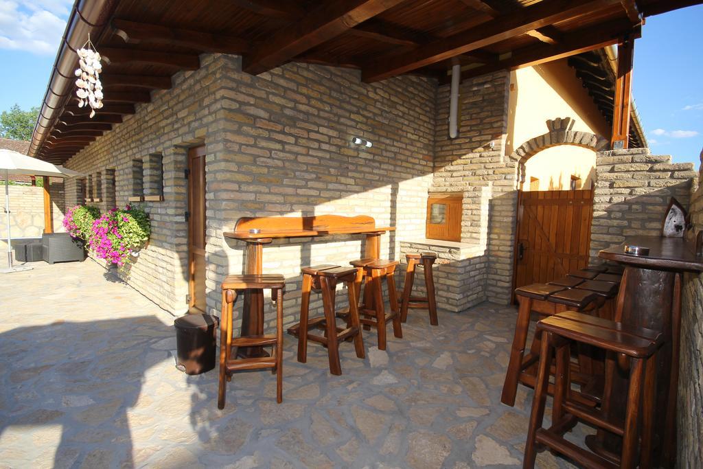 Guest House Vila Alexandar Palić Exterior foto