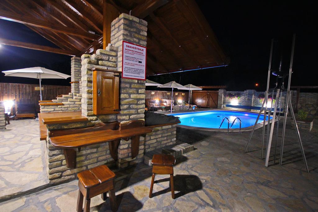 Guest House Vila Alexandar Palić Exterior foto